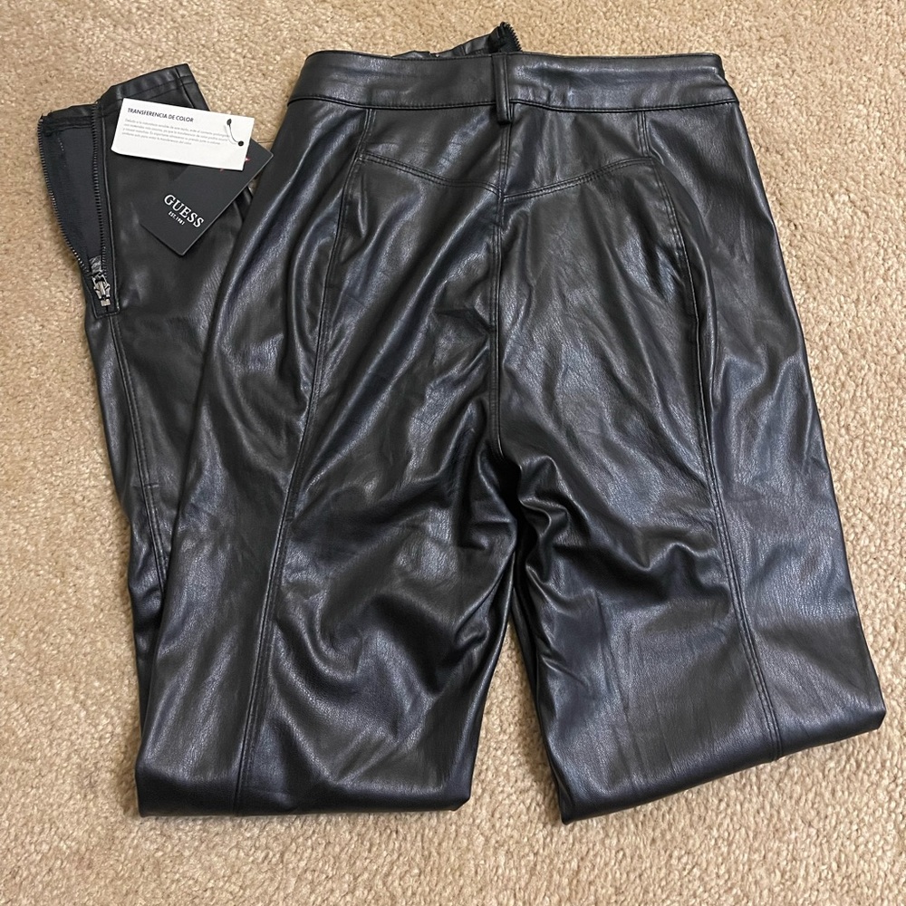 guess faux leather skinny pants / leggings